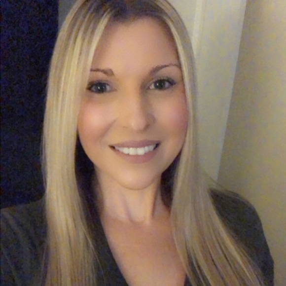 Meet your Posher, Melissa - Picture 3 of 8